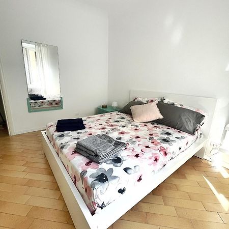 Ampio E Accogliente Bilocale - Fara 1, Porta Nuova Apartment Милано Екстериор снимка